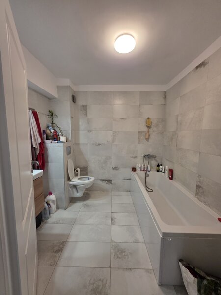 Trapezului, 15 minute metrou, pe strada Taifunului, bloc 2020