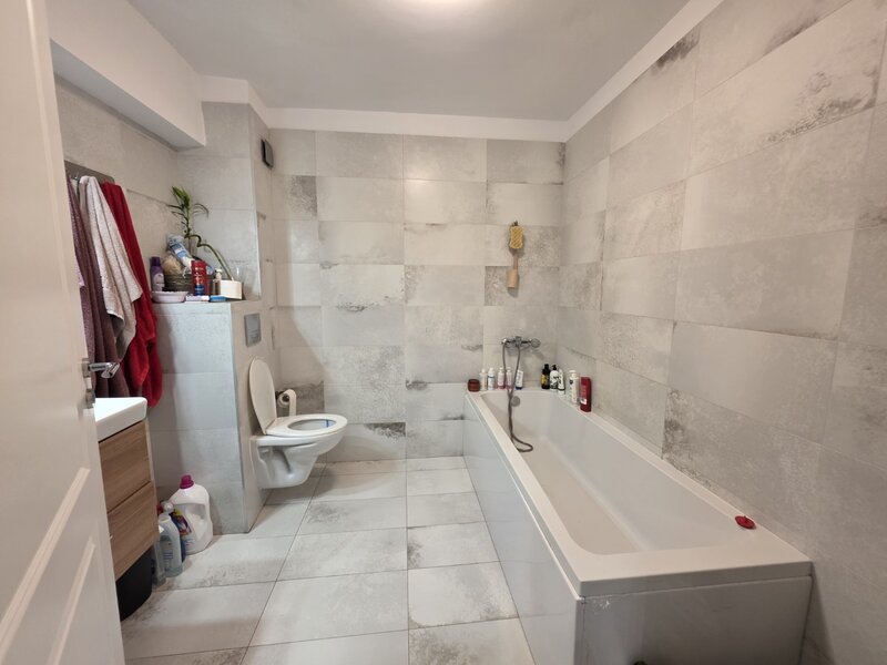 Trapezului, 15 minute metrou, pe strada Taifunului, bloc 2020